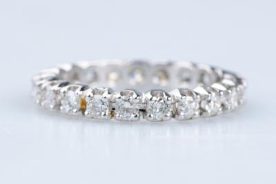Alliance Éternité en Or Blanc 18 Carats et Diamants 2