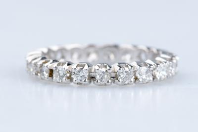 Alliance Éternité en Or Blanc 18 Carats et Diamants 2