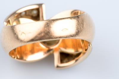 Bague vintage en or 18 carats jaune et blanc sertie de diamants 2
