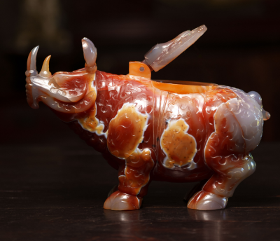 Chine nord-est,  Le Rhinocéros flamboyant,  Agate cornaline de la province du Heilongjiang, 2