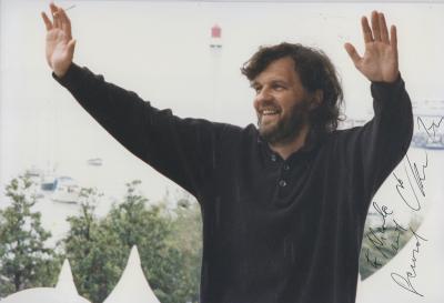 Gérard FOUQUET -  Emir Kusturica, 1995, autographe original sur le tirage d’époque, cachet de l’auteur au dos 2