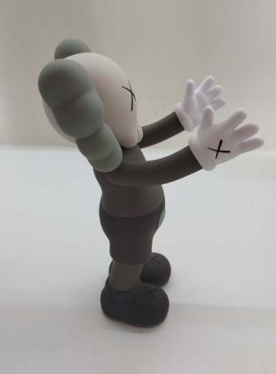 あ*か様 KAWS　ShareVinyl　フィギュア 約30cm CeramicKaws33.jpg?v=1719476960