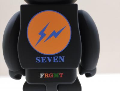 Medicom Toy - ROBERT INDIANA × fragmentdesign 100％ & 400％black- Sculpture 2