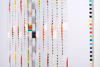 Françoise Luciani . Carré blanc ondulé. collage papiers sur carton plume / plexiglas 2