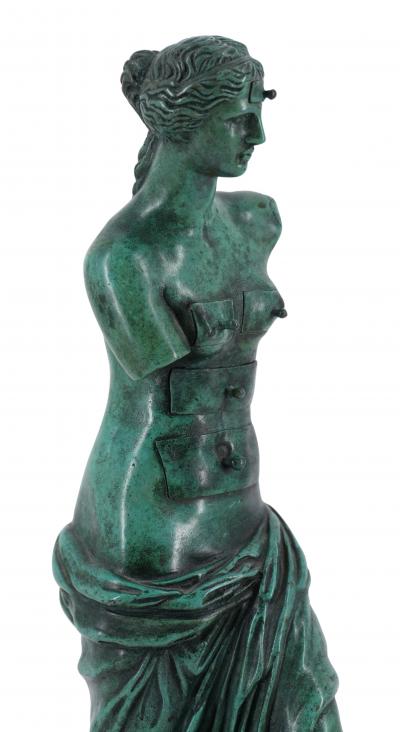 Salvador Dali - Vénus aux tiroirs - Signée dans le bronze 2