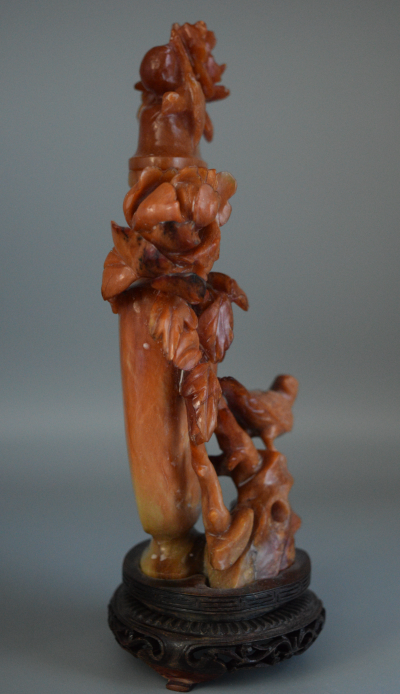 vase entouré de branches 2