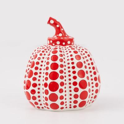 Yayoi KUSAMA - ensemble de 3 Mini Pumpkins (Yellow / Red / Pink) - Résine peinte à la main 2