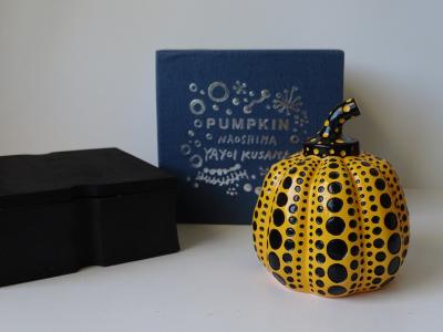 Yayoi KUSAMA - Mini Pumpkin (Yellow/Black) - Résine peinte à la main 2