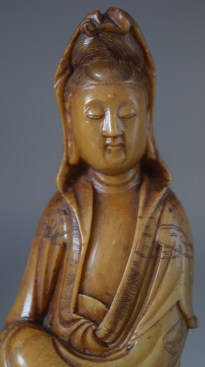 Guanyin en position assise 2