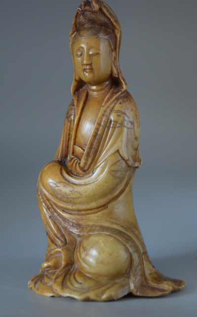 Guanyin en position assise 2
