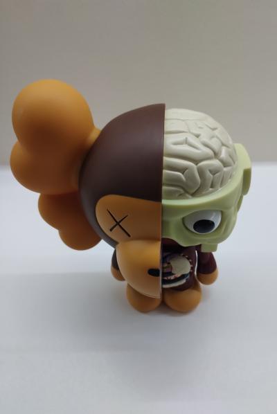 KAWS - KAWS BAPE figurine en vinyle Baby Milo disséquée marron 2011 2