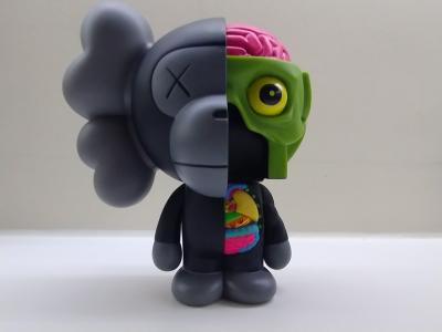 KAWS - KAWS BAPE figurine en vinyle Baby Milo disséquée Black 2011 2