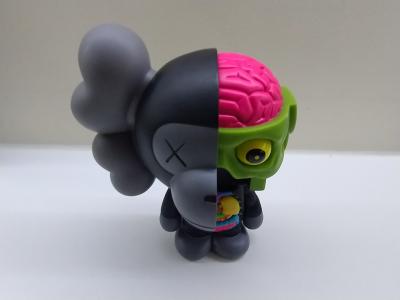KAWS - KAWS BAPE figurine en vinyle Baby Milo disséquée Black 2011 2