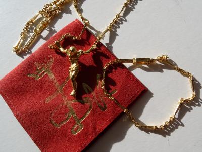 Salvador DALI (d’après) - Christ de Saint Jean de la Croix - Collier et bracelet
