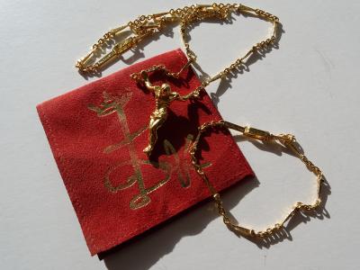 Salvador DALI (d’après) - Christ de Saint Jean de la Croix - Collier et bracelet 2
