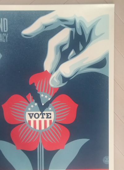 Shepard FAIREY (Obey) - Defend Democraty 2024  - Impression offset signée au crayon 2