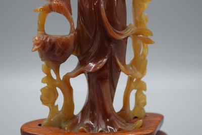 Chine -  Statuette de Femme aux Fleurs en  Agate Sculptée - 1920-1960 2