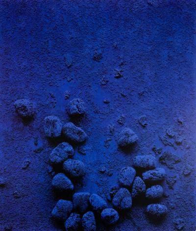 Yves KLEIN  (d’après) Relief éponge bleue - Affiche originale en couleurs 2