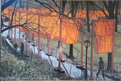 Christo et Jeanne-Claude - Promenade sous les drapeaux oranges, Central Park New York, 2005 - Lithographie offset
