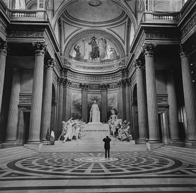 José Nicolas - Le visiteur du Pantheon 2020 - Tirage argentique 2