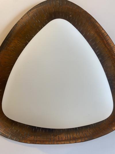 Goffredo Reggiani. Triangular wall light in opaline glass and copper 2