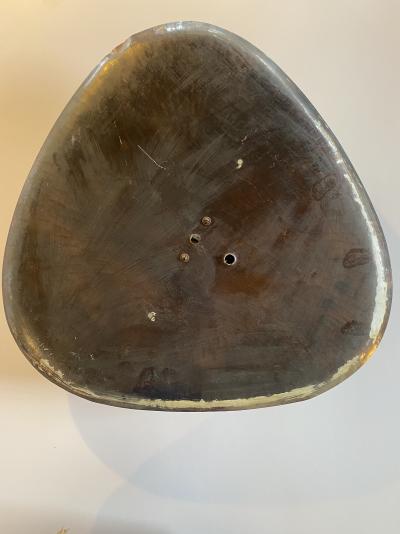Goffredo Reggiani. Triangular wall light in opaline glass and copper 2