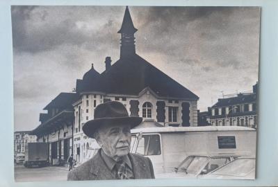 Daniel Wallard - Louis Aragon, 1979, quai de Trouville, la poisonnerie - Tirage argentique