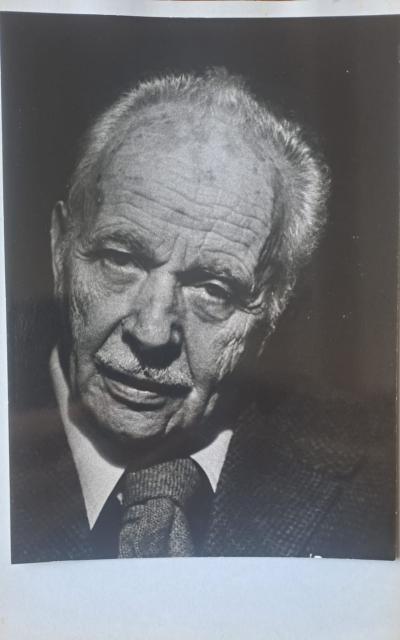 Daniel Wallard - Louis Aragon, Trouville 1979 - Tirage argentique 2