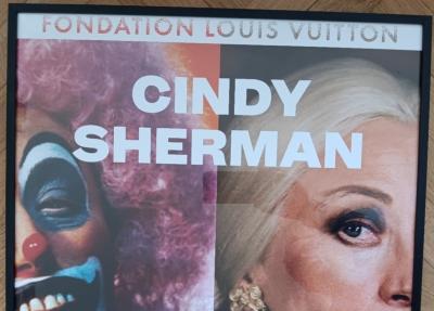 Cindy Sherman - Affiche originale d’exposition encadrée - Retrospective - Fondation LVMH - 2020 2