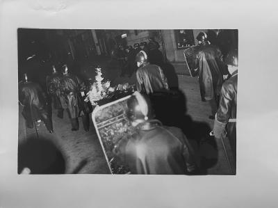 AP - Charge des policiers Mai 68 - Tirage argentique 2