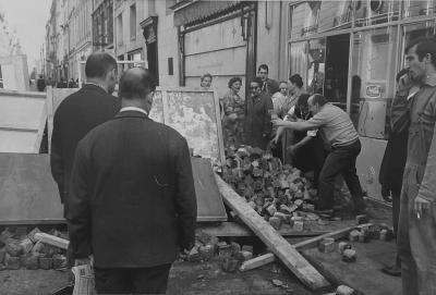AP - Barricade Mai 68 - 2 - Tirage argentique 2