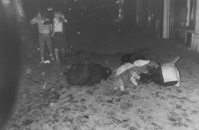Reporters associes - Manifestants blessés, Mai 68 - Tirage argentique 2