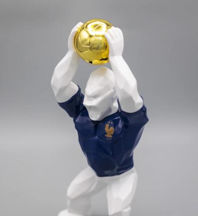 Richard ORLINSKI -  Kong Football -  Sculpture en résine limitée 2