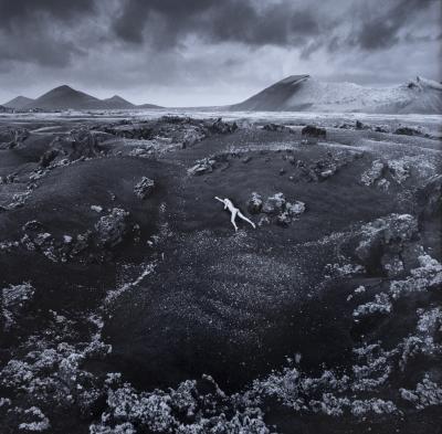 Jean Loup SIEFF - La naissance d’Eve, Lanzarote, 1996 - Tirage argentique 2