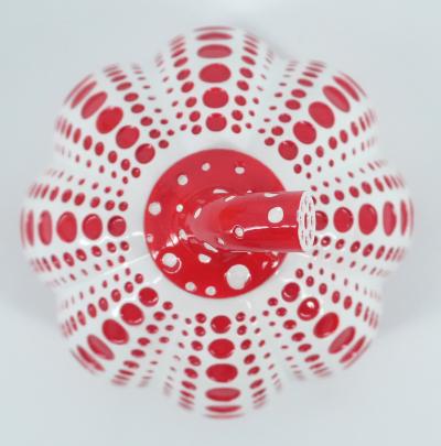 Yayoi Kusama – Dots Obsession (Kürbisrot) – Signierte Skulptur 2