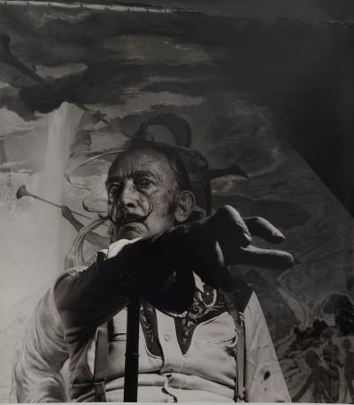 Marc LACROIX : Dali devant une toile, Photographie originale signée 2