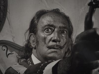 Marc Lacroix: Dali brandishing his cane, Original signed photograph 2
