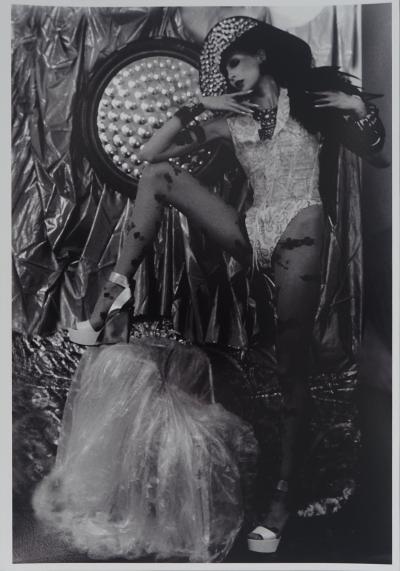 Irina IONESCO : Mannequin devant les projecteurs, Tirage argentique original 2