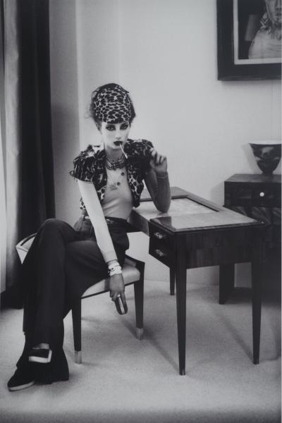Irina IONESCO : Jeune femme à l'imprimé léopard, Tirage argentique original 2