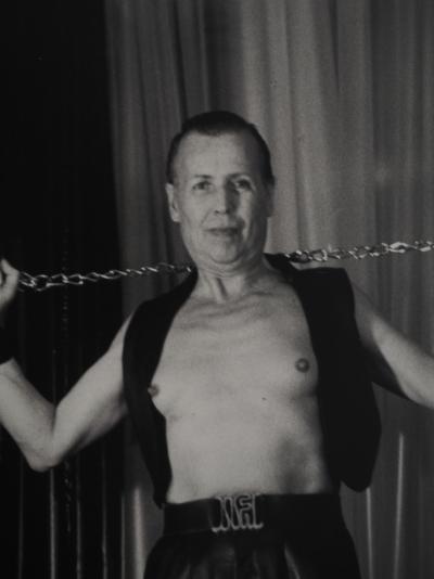 Irina IONESCO : Portrait aux chaînes, Tirage argentique original 2