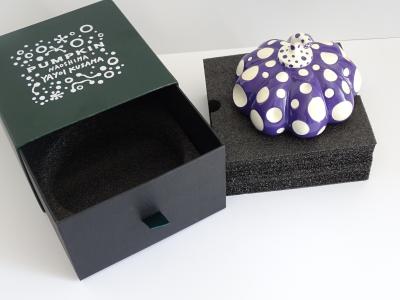 Yayoi KUSAMA : Citrouille de Naoshima (violet) - Sculpture 2