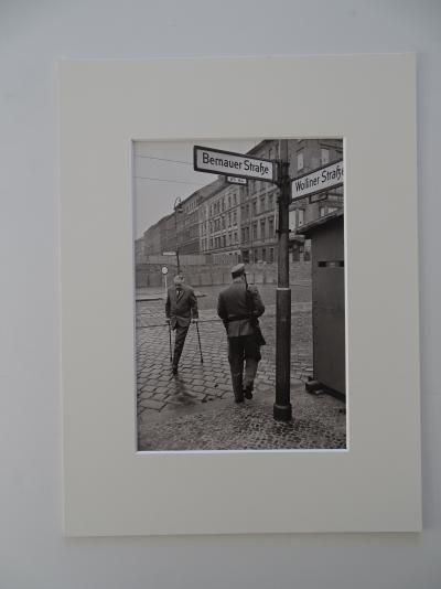 Henri Cartier-Bresson - Le mur de Berlin - Germany 1962 - Photolithograph 2
