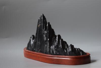 Chine - Suiseki - Pierre de scholar en forme de paysage montagneux 2