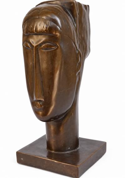 Amedeo Modigliani , Tête de jeune fille à la frange - Sculpture en Bronze 2