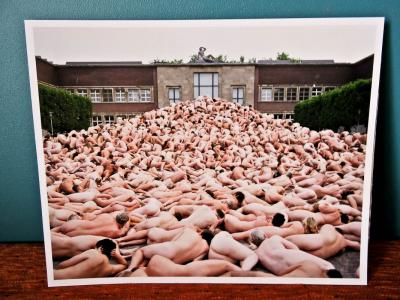 Spencer TUNICK - Museum kunst palast, Dusserldoorf, 2006 - Tirage C-Print 2