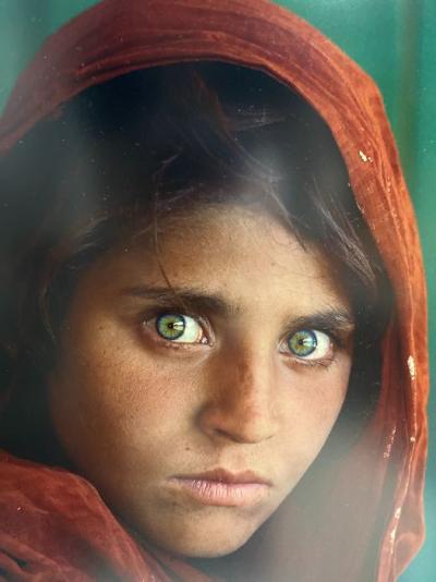 Steve McCURRY - Afghan Girl, 1984 -  Impression 2