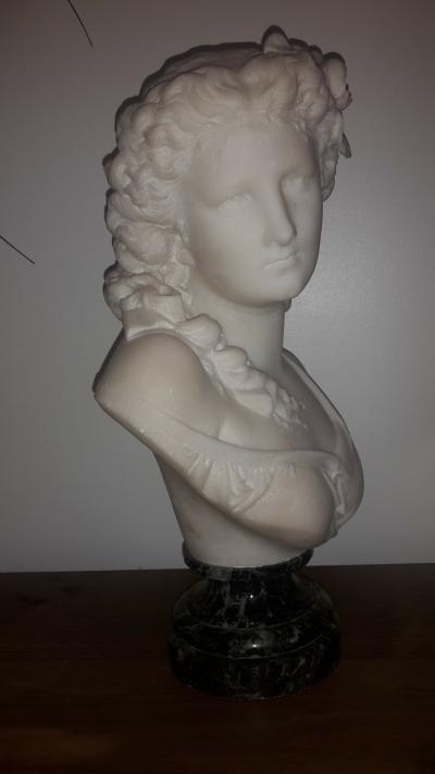 Albert-Ernest DE CARRIER BELLEUSE - Bust of a young woman - Sculpture 2
