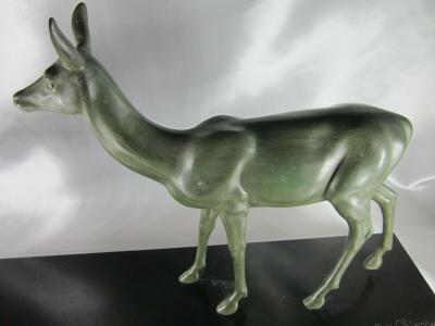 Demeter CHIPARUS - Biche et faon, circa 1930  - Sculpture en régule 2